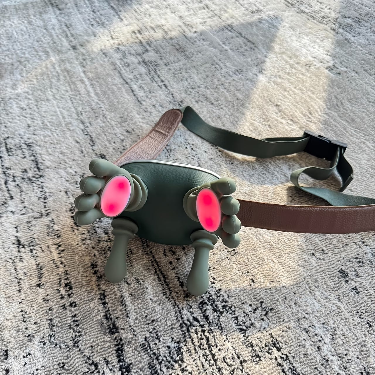 Light weight portable massager
